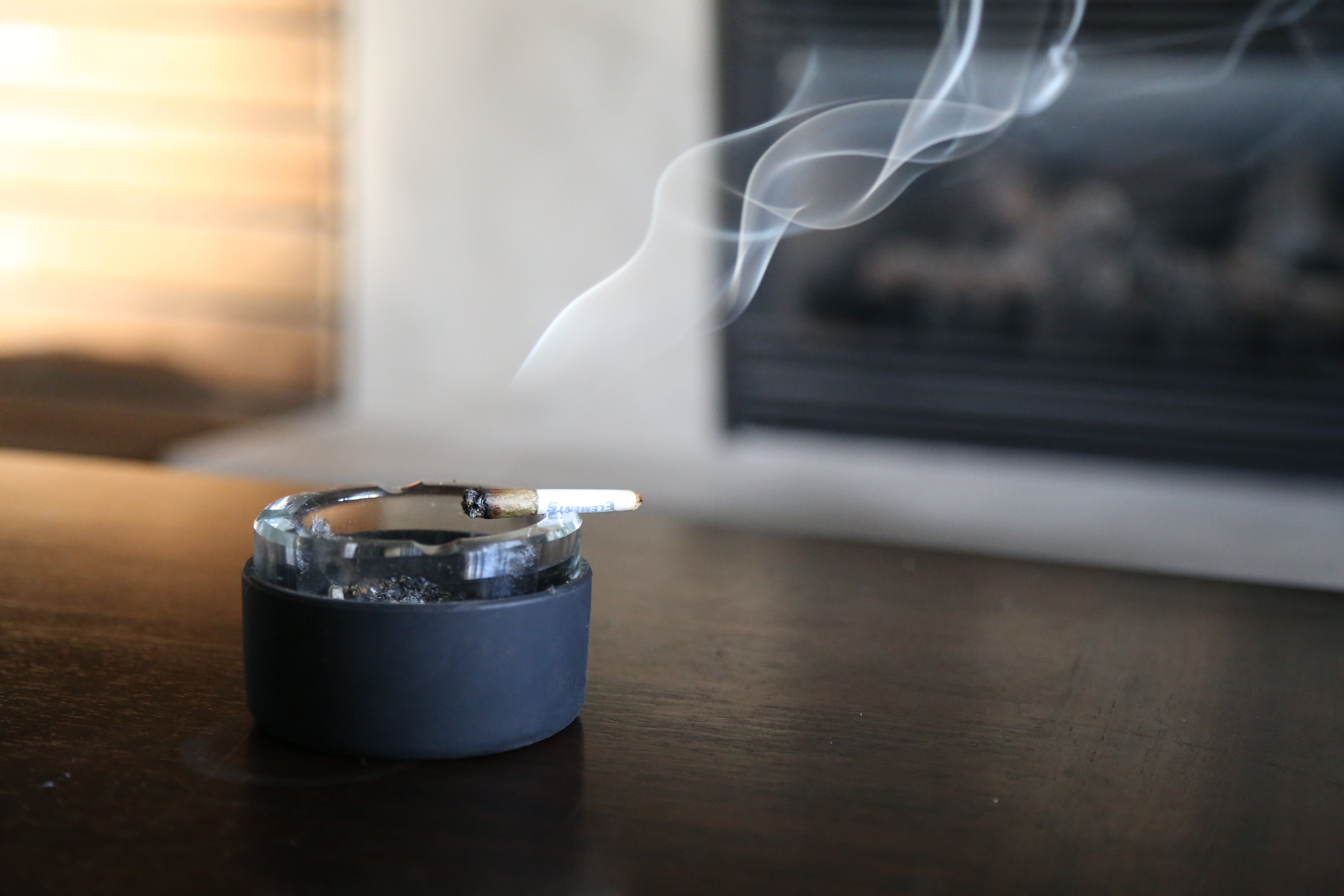 how to clean an ashtray
