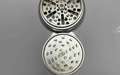 Weed Grinder Teeth: The Role of Design & What to Look For